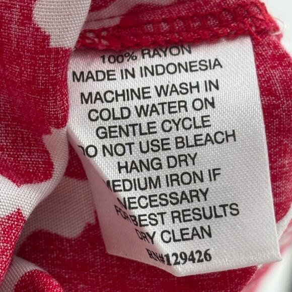 Escapada Red Ruffled Sleeve White Lattice V Neck Top - Picture 8 of 8